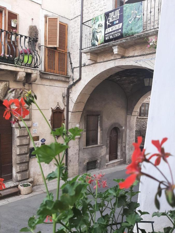 Alloggi Piazza Umberto Primo Pacentro Экстерьер фото
